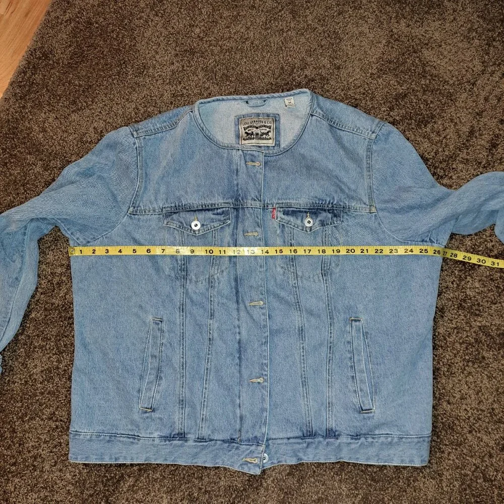 Levi Strauss &CO. Light-Wash Collarless, Denim Trucker Jacket - Picture 5 of 14